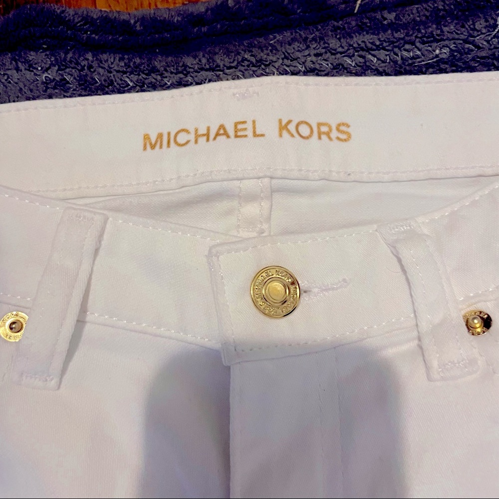 White Michael Kors Izzy white cropped skinny, size 6.